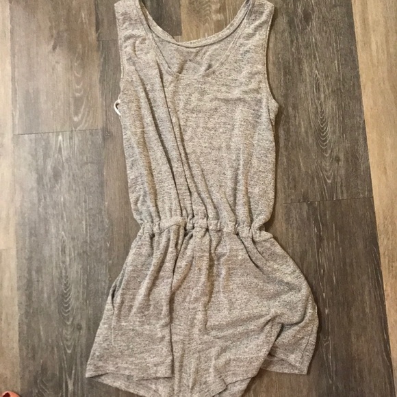 Comfy romper! - Picture 2 of 2